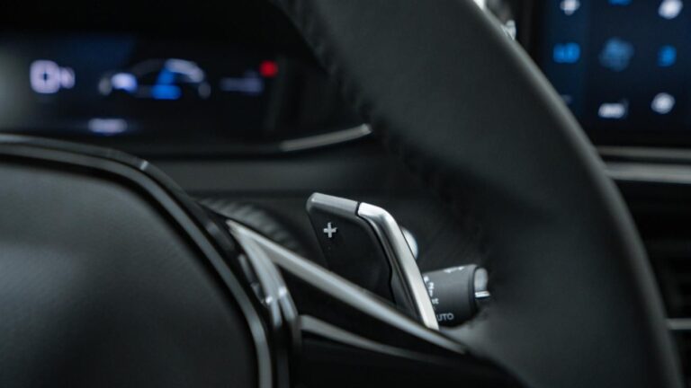 PEUGEOT-208-AUTO-NEW