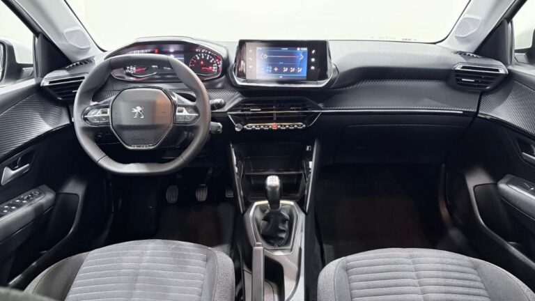 PEUGEOT-208-NEW-MANUAL-INTERIOR